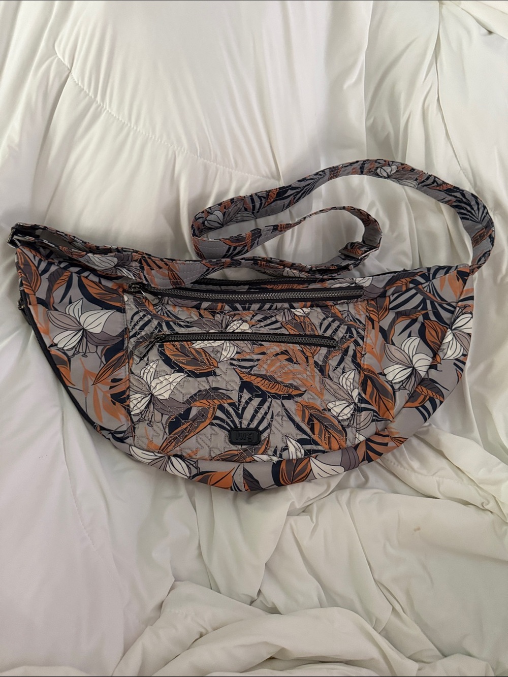 Lug boomerang Crossbody organizing handbag